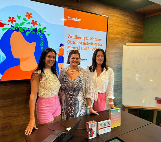 Lorraine, Kim u Debbie